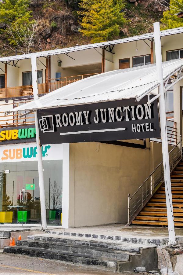 Roomy Junction, Murree Esterno foto